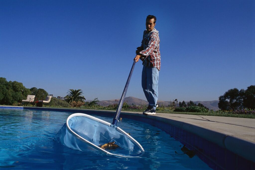 Common Pool Water Cleaning Problems Homeowners Face